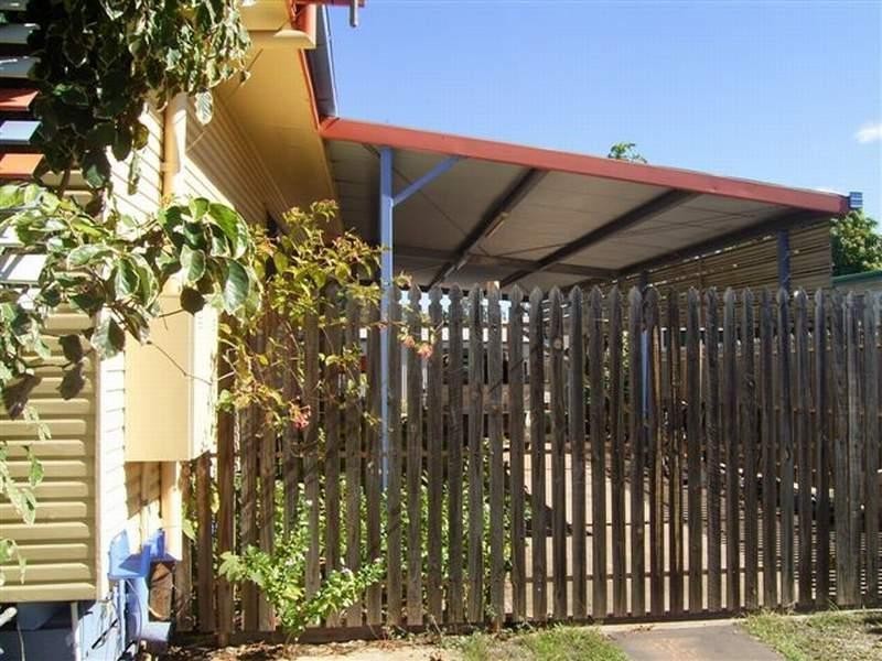 9 MACKAY STREET, Moranbah QLD 4744