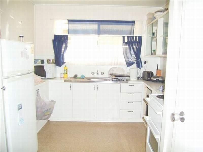 9 MACKAY STREET, Moranbah QLD 4744