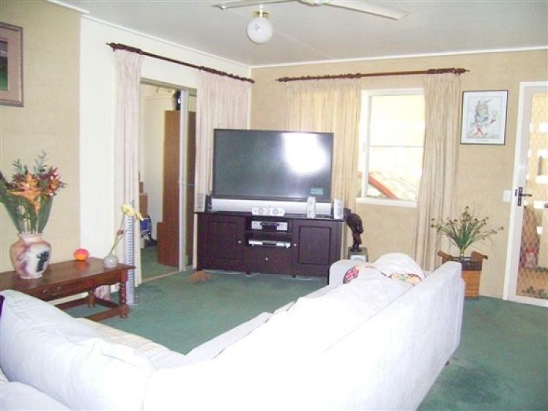 1 SINGLETON STREET, Dysart QLD 4745