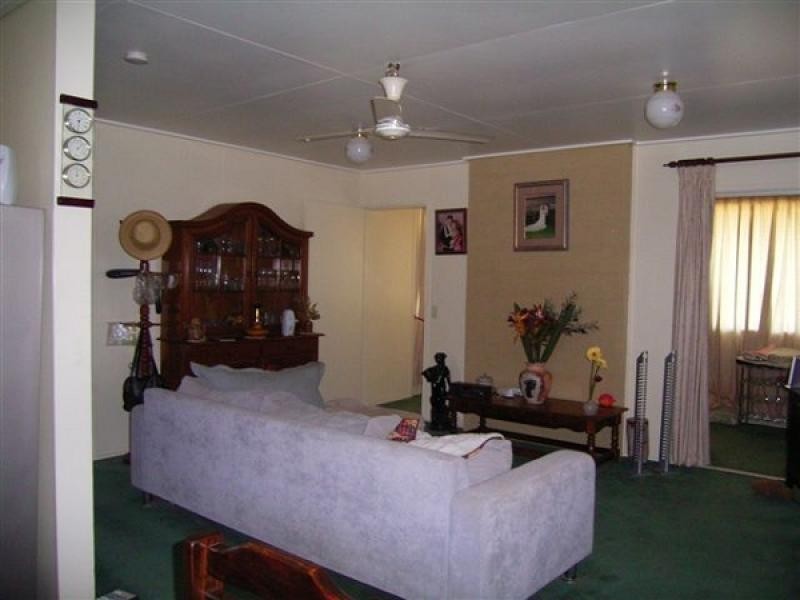 1 SINGLETON STREET, Dysart QLD 4745