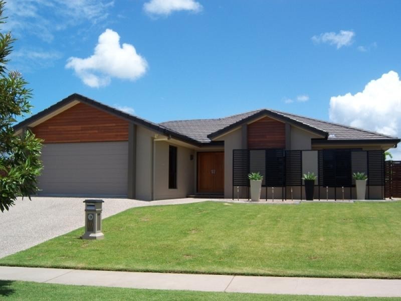 19 MADISON AVENUE, Glenella QLD 4740