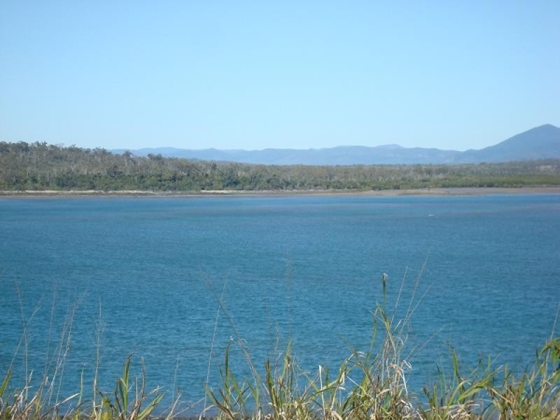 21 CAPTAIN BLACKWOOD DRIVE, Sarina Beach QLD 4737