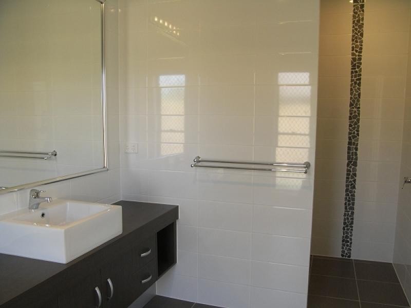 79 GINGHAM STREET, Glenella QLD 4740