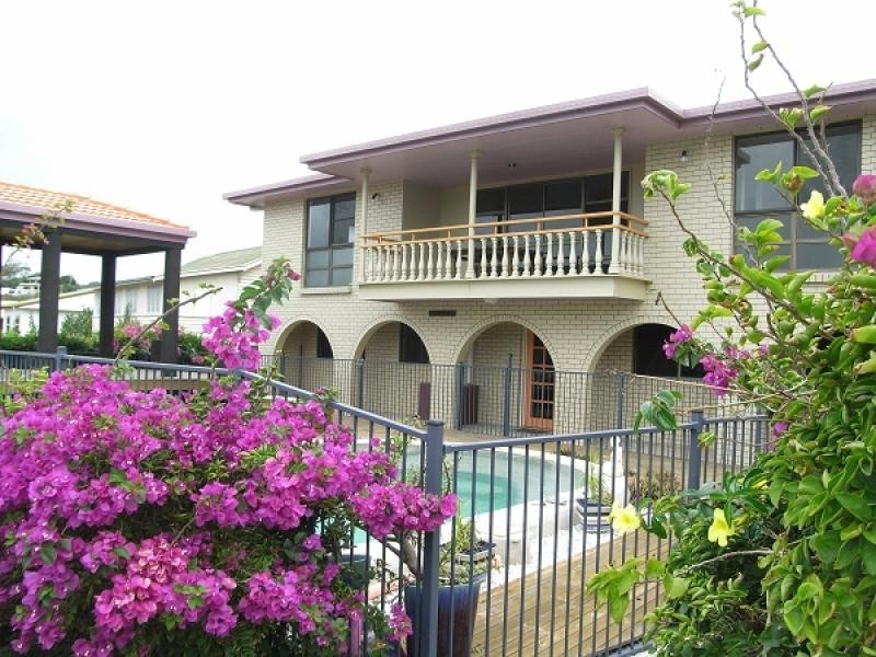 9 CRICHTON STREET, Sarina Beach QLD 4737