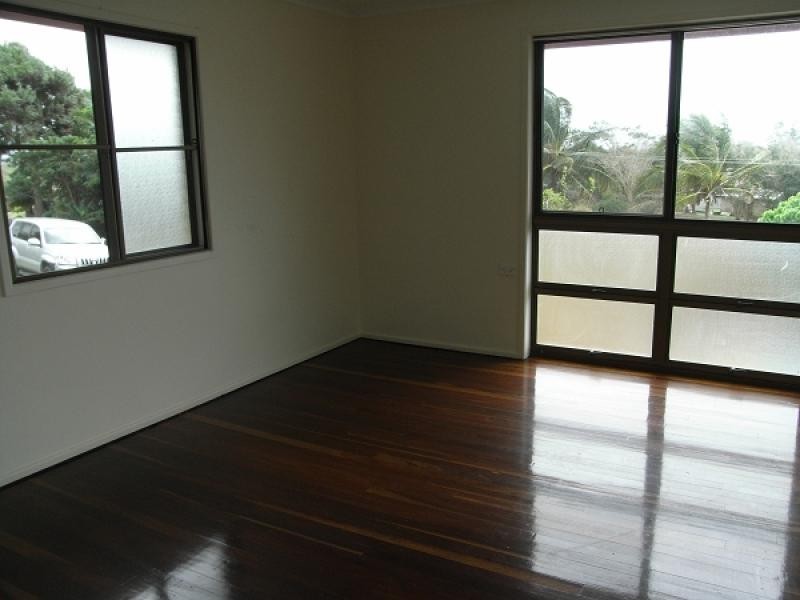 9 CRICHTON STREET, Sarina Beach QLD 4737