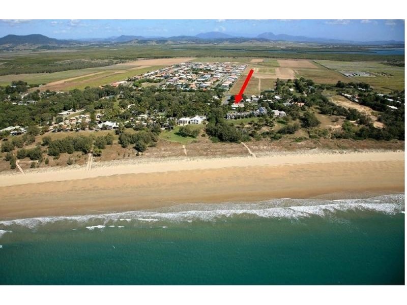 4 Island Close, Shoal Point QLD 4750