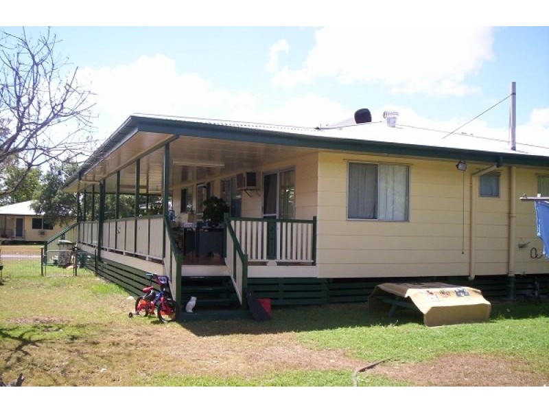 32 BEARDMORE CRESCENT, Dysart QLD 4745