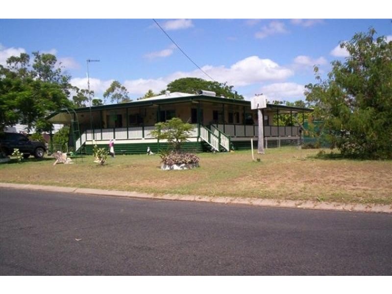 32 BEARDMORE CRESCENT, Dysart QLD 4745