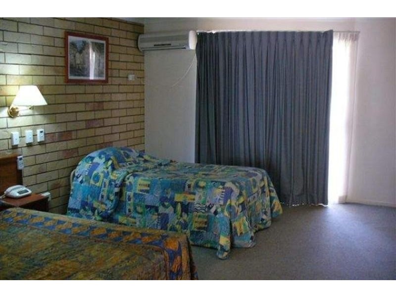 1 MILLS AVENUE, Moranbah QLD 4744