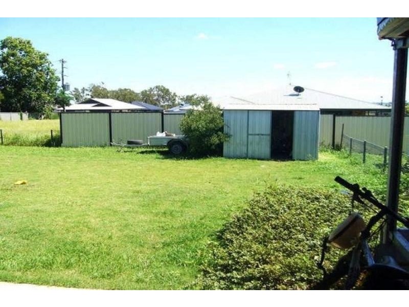 5 Maitland Street, Moranbah QLD 4744