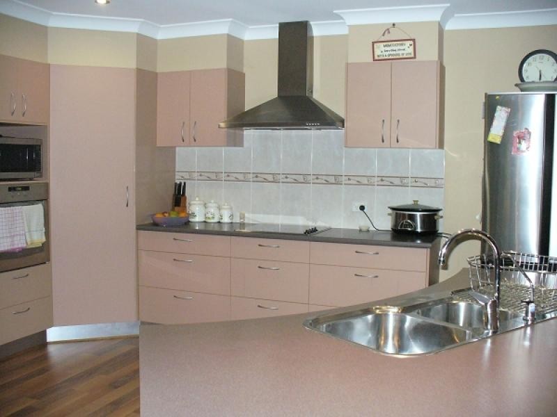 17 Maitland Street, Moranbah QLD 4744