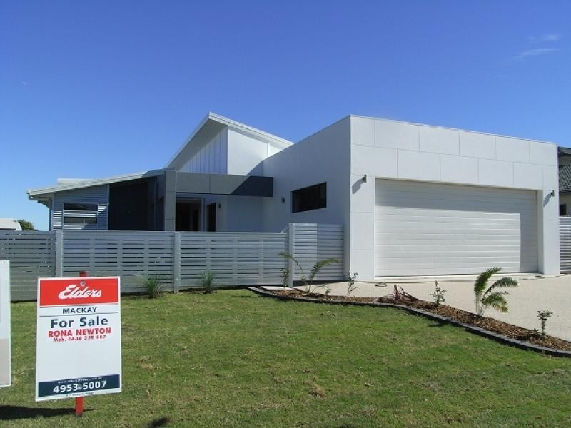 21 GINGHAM STREET, Glenella QLD 4740