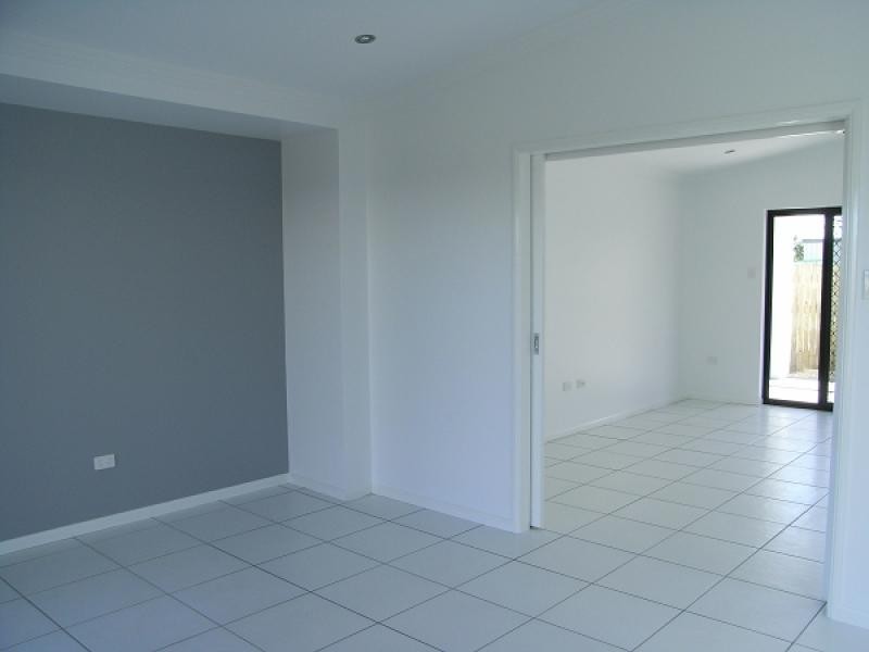 21 GINGHAM STREET, Glenella QLD 4740