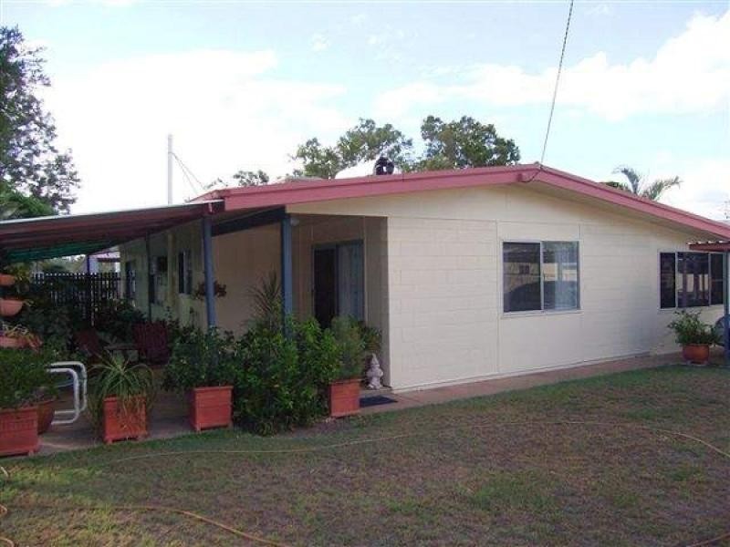 4 MUNRO STREET, Moranbah QLD 4744