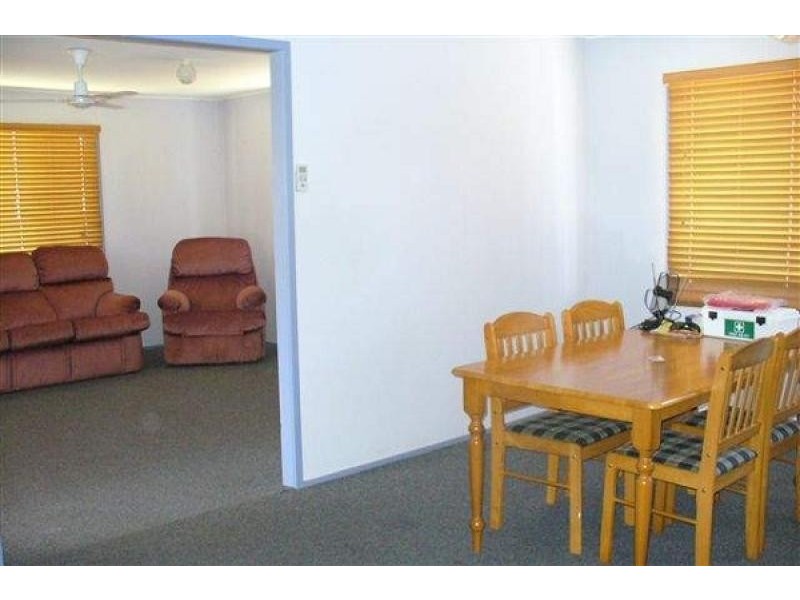 8 Rolfe Street, Moranbah QLD 4744