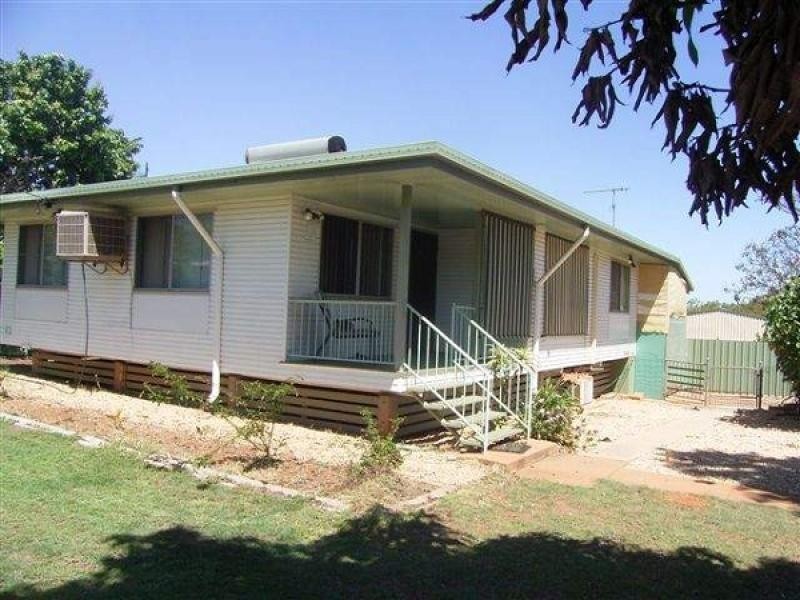 2 Harris Court, Moranbah QLD 4744