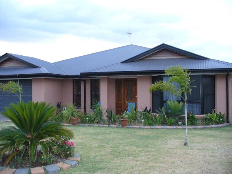 17 Maitland Street, Moranbah QLD 4744