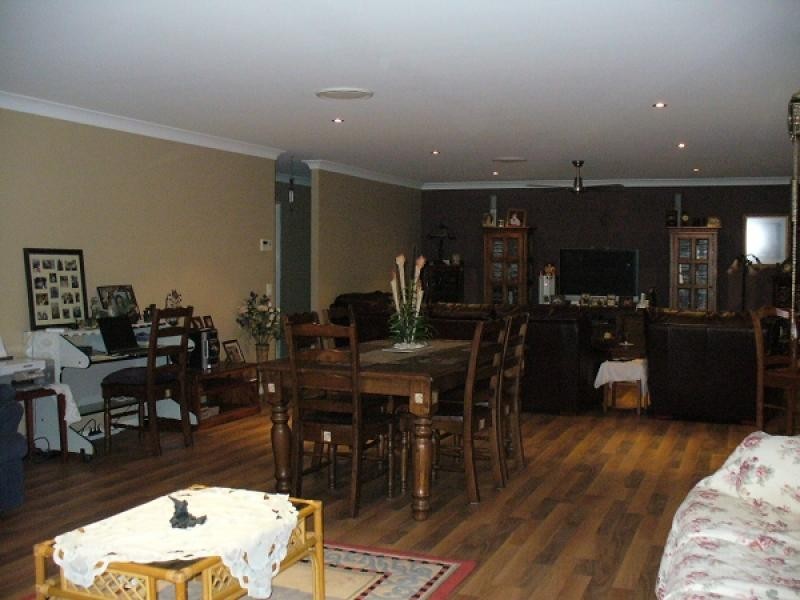 17 Maitland Street, Moranbah QLD 4744