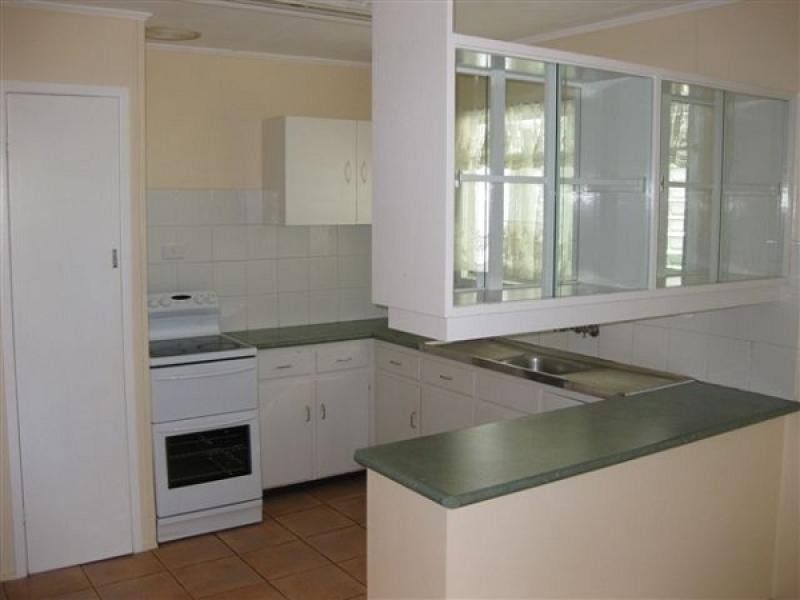 28 Leslie Drive, Moranbah QLD 4744