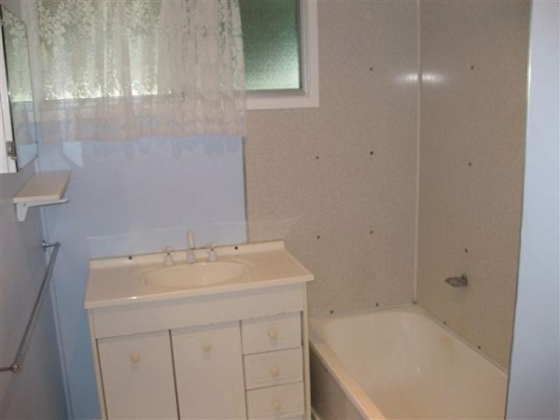 28 Leslie Drive, Moranbah QLD 4744