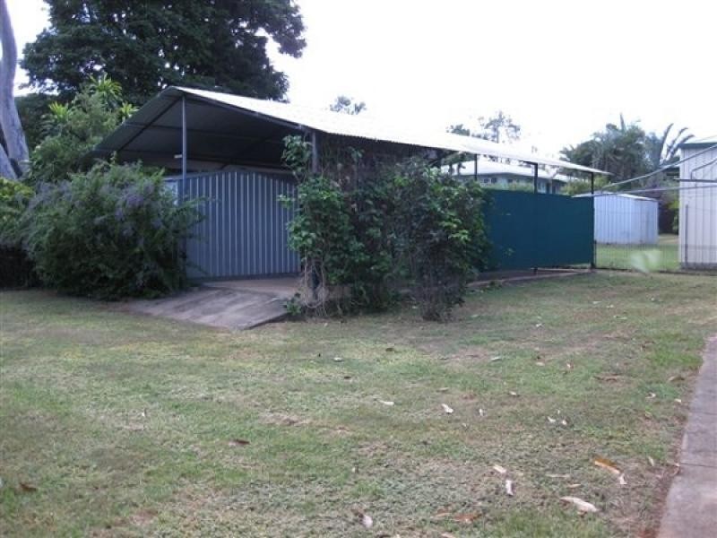 28 Leslie Drive, Moranbah QLD 4744