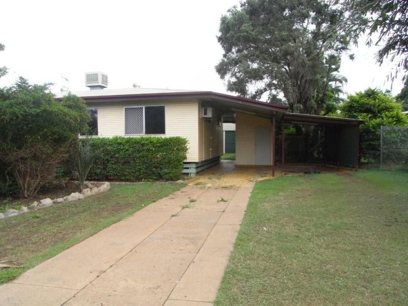 21 Rolfe Street, Moranbah QLD 4744