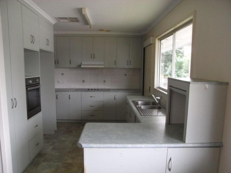 33 Leslie Drive, Moranbah QLD 4744