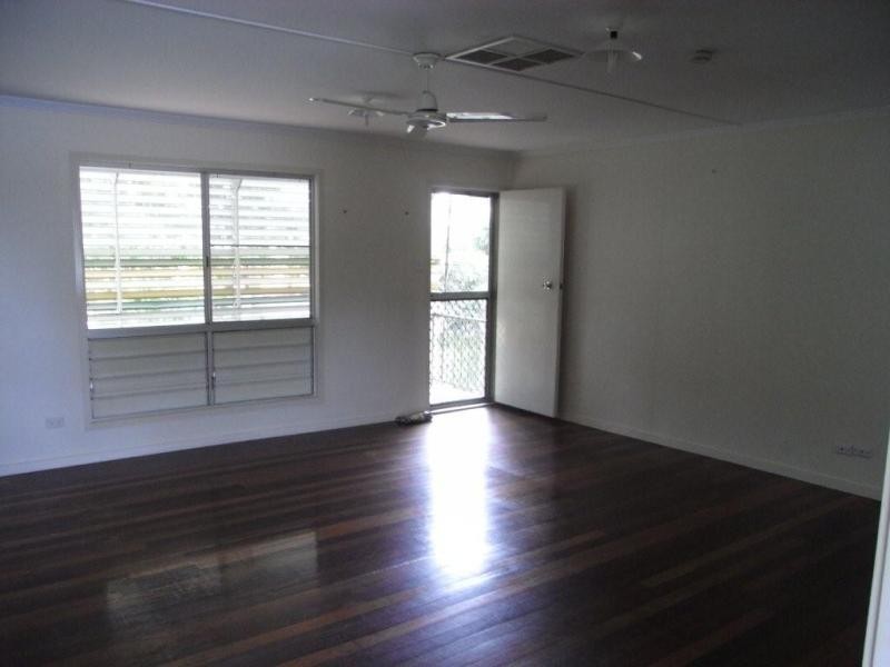 33 Leslie Drive, Moranbah QLD 4744