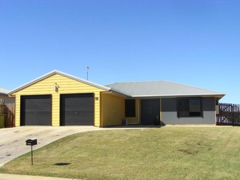 40 Savannah Drive, Moranbah QLD 4744