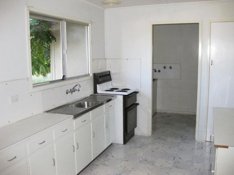 6 Connor Drive, Moranbah QLD 4744
