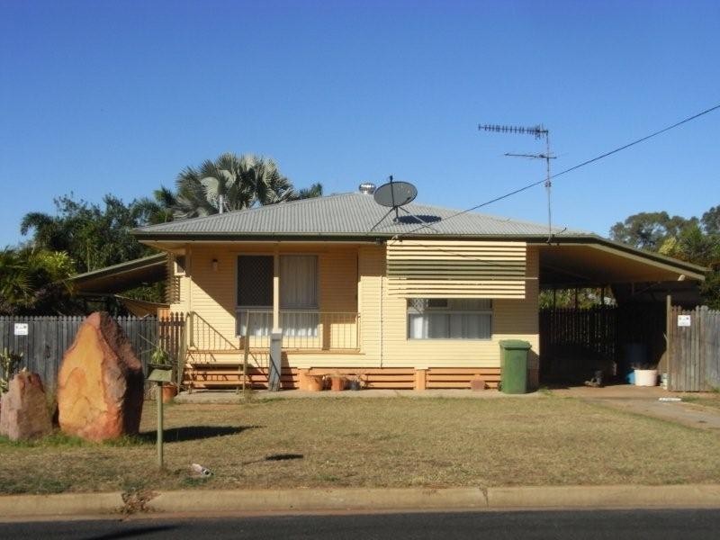 3 BURKE DRIVE, Moranbah QLD 4744