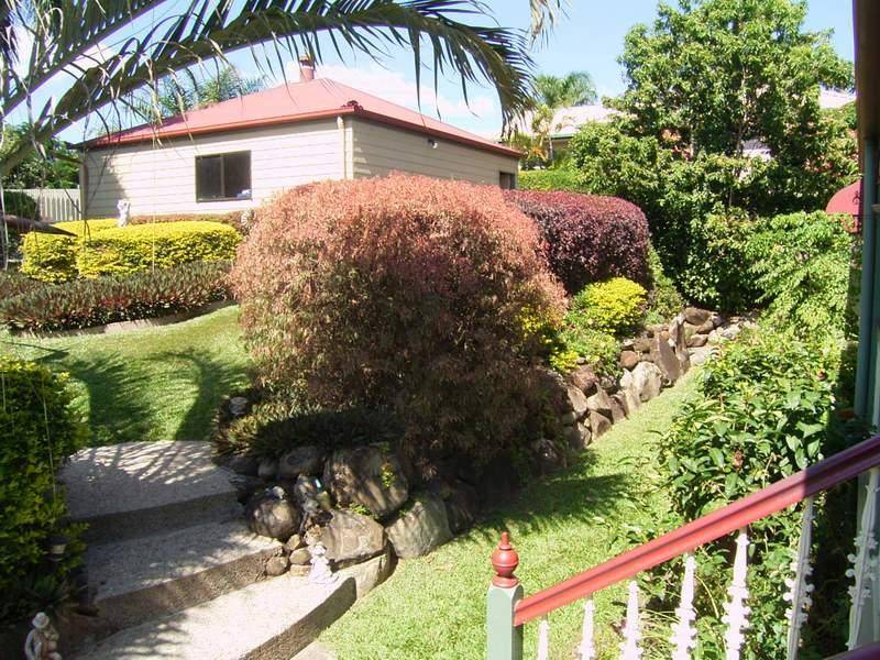 2 PANORAMA COURT, Rural View QLD 4740