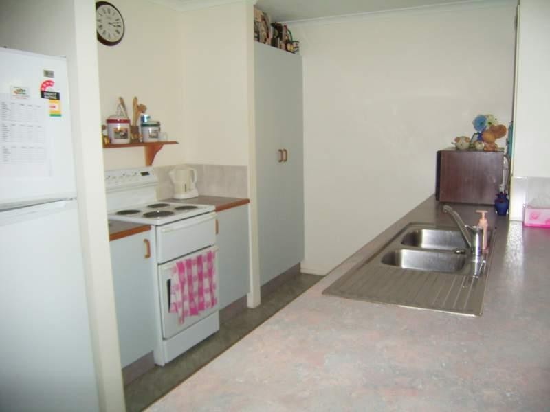 18 MCLAUGHLIN DRIVE, Eimeo QLD 4740