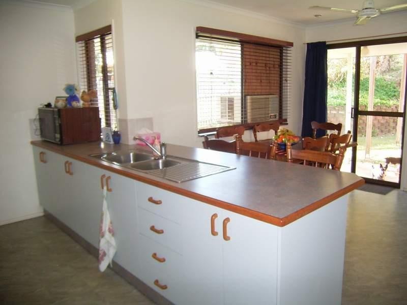 18 MCLAUGHLIN DRIVE, Eimeo QLD 4740