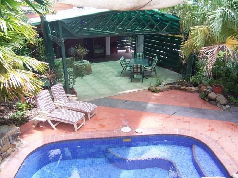 2 EULBERTIE AVENUE, Eimeo QLD 4740