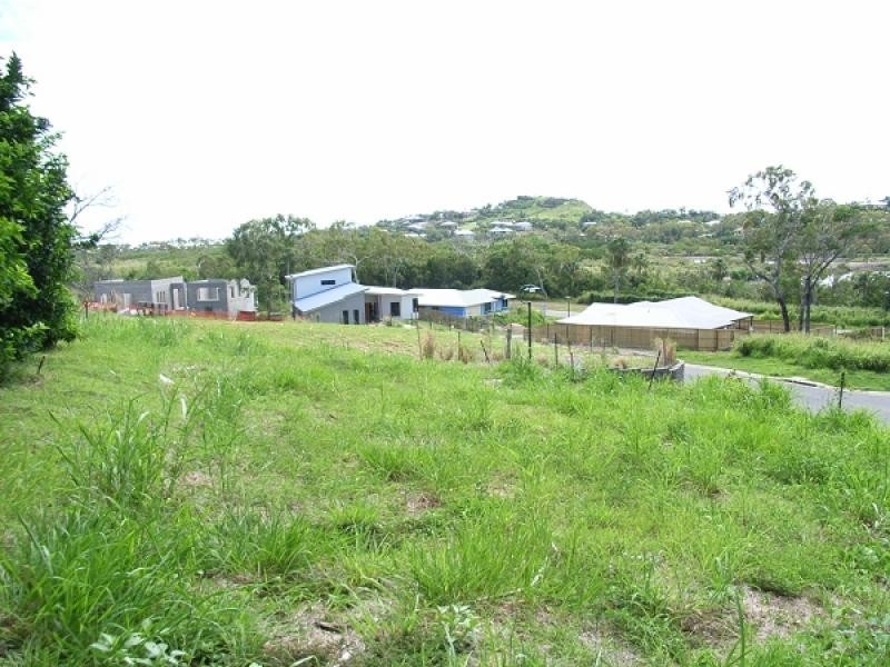 4 GRANGE COURT, Eimeo QLD 4740