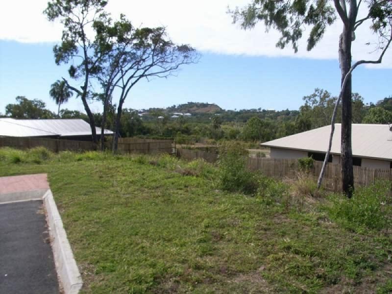 3 GRANGE COURT, Eimeo QLD 4740