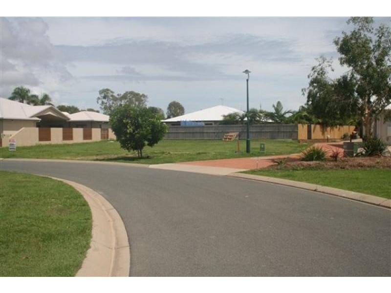 7 Seafarer Court, Blacks Beach QLD 4740