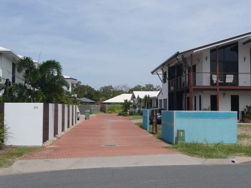 18 Seafarer Court, Blacks Beach QLD 4740
