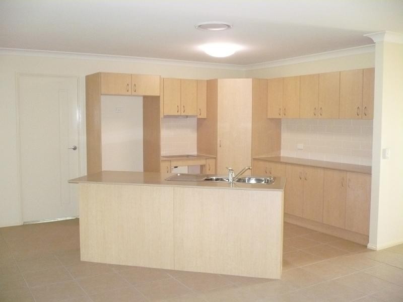 6 NARRABEEN STREET, Blacks Beach QLD 4740