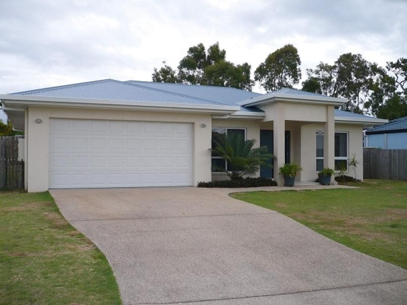 8 Beachside Place, Shoal Point QLD 4750