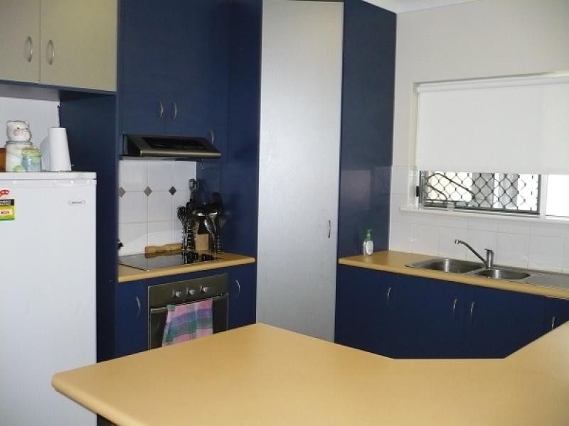 8 Beachside Place, Shoal Point QLD 4750