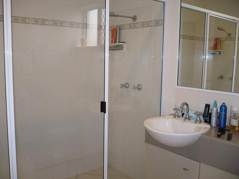 8 Beachside Place, Shoal Point QLD 4750