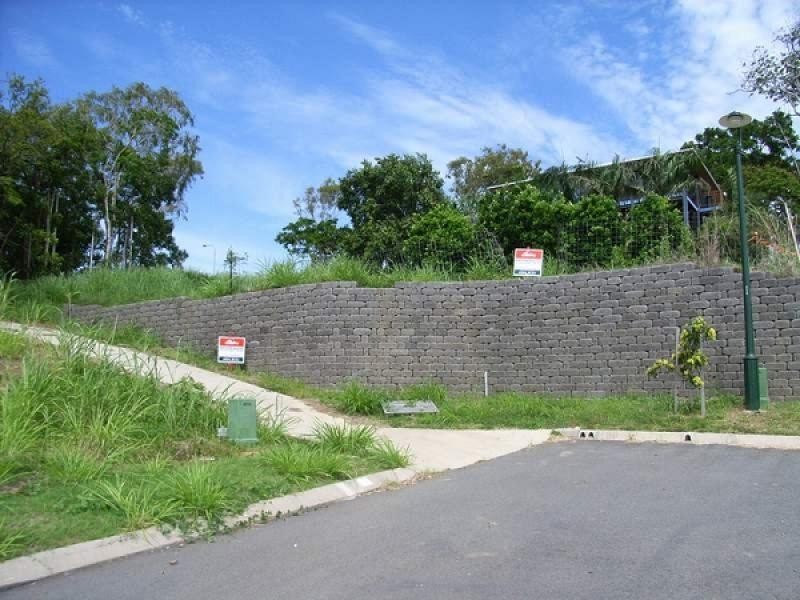 4 Grange Court, Eimeo QLD 4740