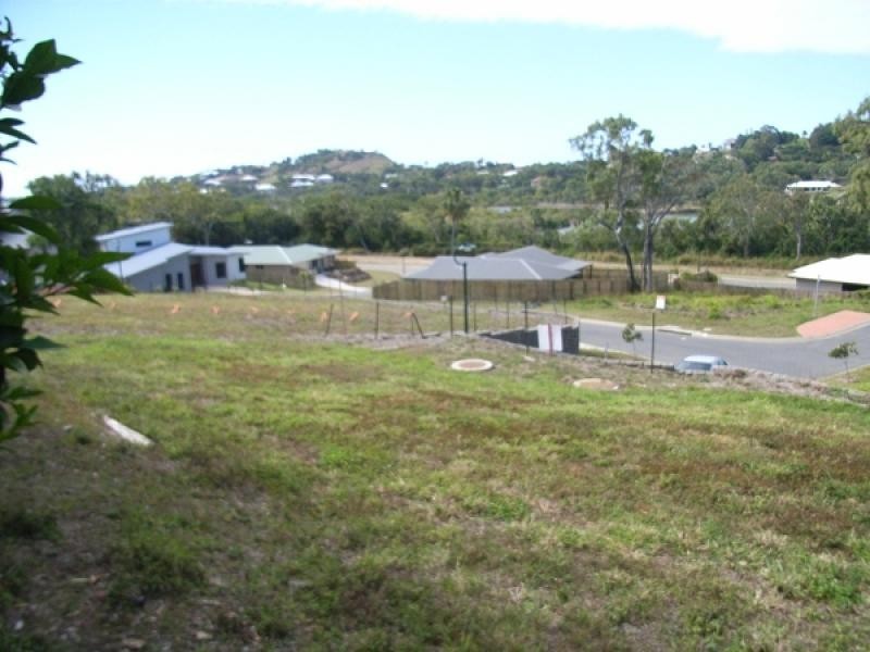 4 Grange Court, Eimeo QLD 4740