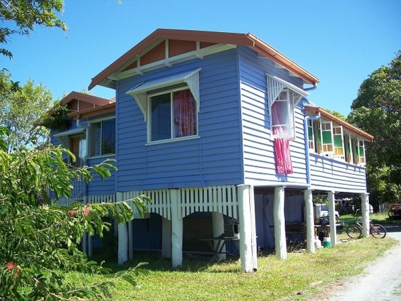 20 ENGLISH STREET, South Mackay QLD 4740