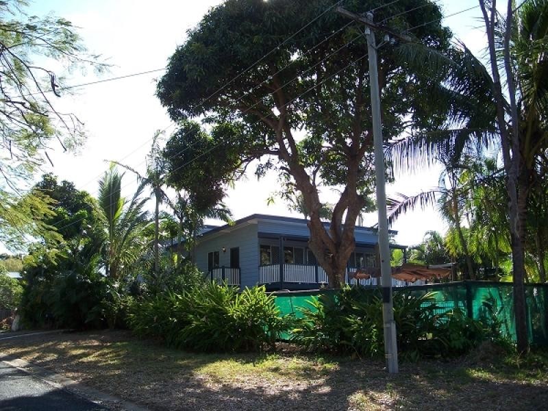 4 Hayes Avenue, Bucasia QLD 4750