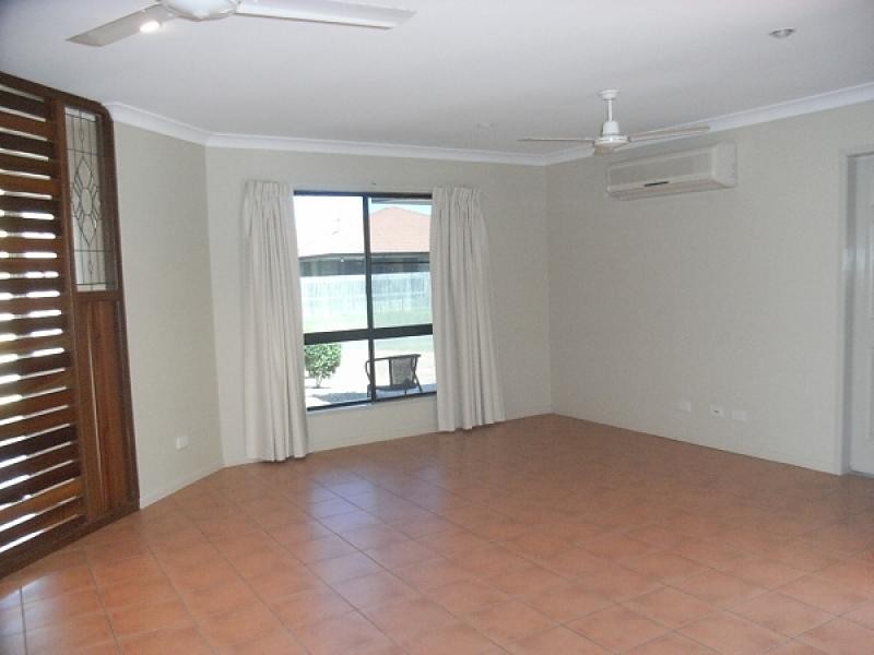 8 Starboard Circuit, Shoal Point QLD 4750
