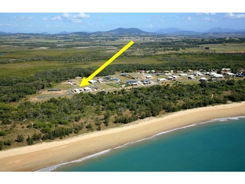 11 Friarbird Avenue, Blacks Beach QLD 4740