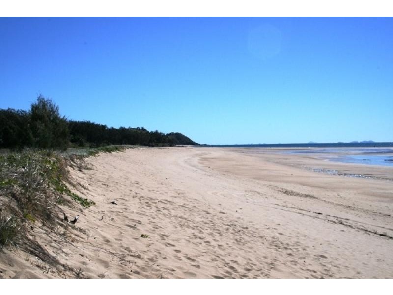 11 Friarbird Avenue, Blacks Beach QLD 4740